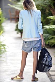 Katie Cassidy feet photo thumbnail