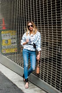 Katie Cassidy feet photo thumbnail