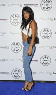 Jasmin Walia feet photo thumbnail