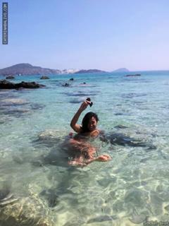 Caterina Balivo feet photo thumbnail