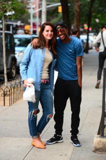 Lana Del Rey feet photo thumbnail