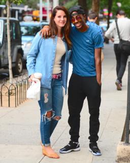Lana Del Rey feet photo thumbnail