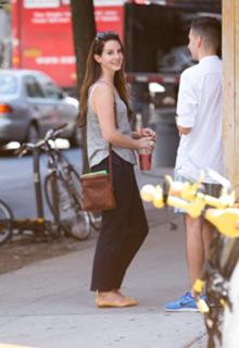 Lana Del Rey feet photo thumbnail