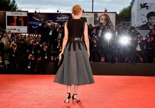 Uma Thurman feet photo thumbnail