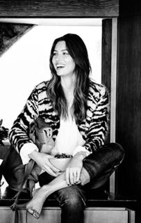 Jessica Biel feet photo thumbnail