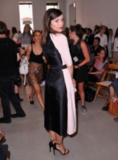 Abigail Spencer feet photo thumbnail