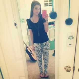 Tiffany Alvord feet photo thumbnail