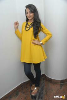Trisha Krishnan feet photo thumbnail