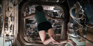 Sandra Bullock feet photo thumbnail