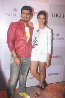 Deepika Padukone feet photo thumbnail