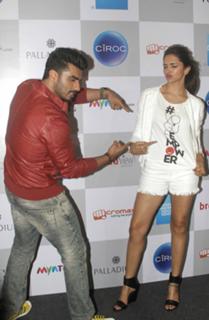 Deepika Padukone feet photo thumbnail