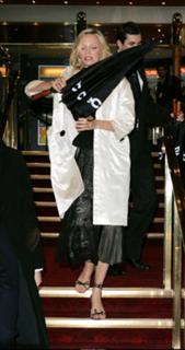 Uma Thurman feet photo thumbnail