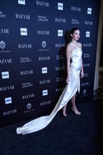 Kendall Jenner feet photo thumbnail