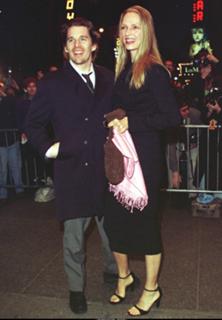 Uma Thurman feet photo thumbnail