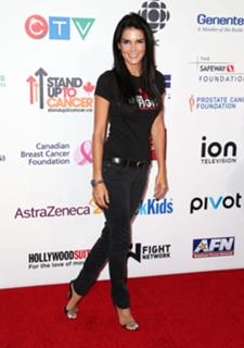 Angie Harmon feet photo thumbnail