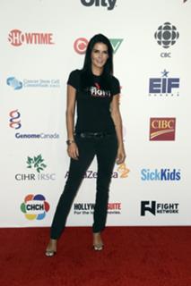 Angie Harmon feet photo thumbnail