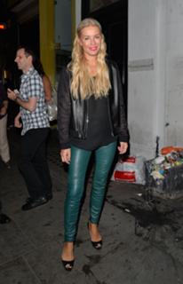 Denise Van Outen feet photo thumbnail