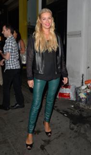 Denise Van Outen feet photo thumbnail