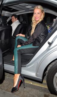 Denise Van Outen feet photo thumbnail
