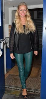 Denise Van Outen feet photo thumbnail