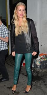 Denise Van Outen feet photo thumbnail
