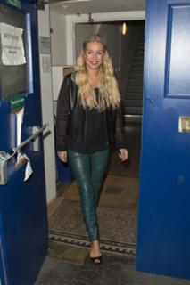 Denise Van Outen feet photo thumbnail