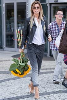Edyta Górniak feet photo thumbnail