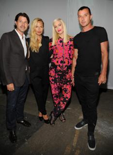 Gwen Stefani feet photo thumbnail