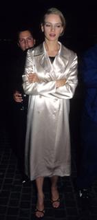 Uma Thurman feet photo thumbnail