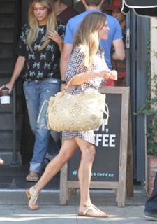 Hilary Swank feet photo thumbnail