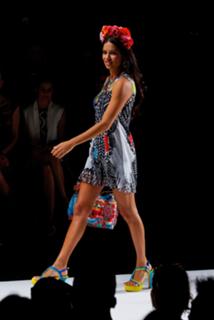 Adriana Lima feet photo thumbnail
