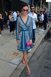 Jamie Chung feet photo thumbnail