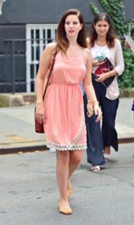 Lana Del Rey feet photo thumbnail