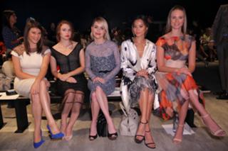 Jamie Chung feet photo thumbnail