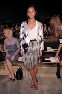 Jamie Chung feet photo thumbnail