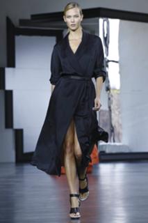 Karlie Kloss feet photo thumbnail