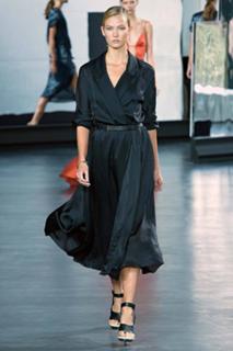 Karlie Kloss feet photo thumbnail