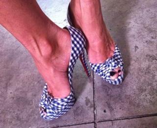 Adriane Galisteu feet photo thumbnail