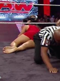 Nikki Garcia feet photo thumbnail