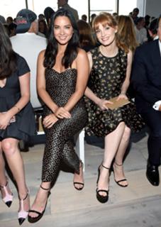Jessica Chastain feet photo thumbnail