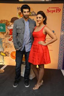 Parineeti Chopra feet photo thumbnail