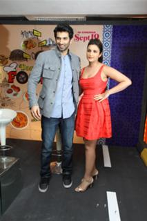Parineeti Chopra feet photo thumbnail