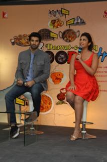 Parineeti Chopra feet photo thumbnail