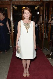 Julianne Moore feet photo thumbnail