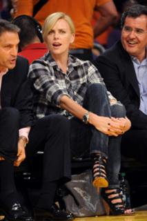 Charlize Theron feet photo thumbnail