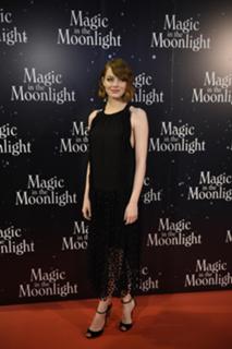 Emma Stone feet photo thumbnail