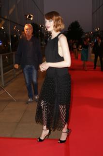Emma Stone feet photo thumbnail