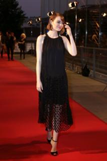 Emma Stone feet photo thumbnail