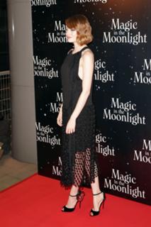 Emma Stone feet photo thumbnail
