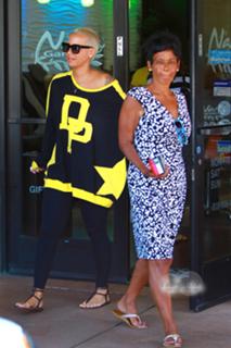 Amber Rose feet photo thumbnail